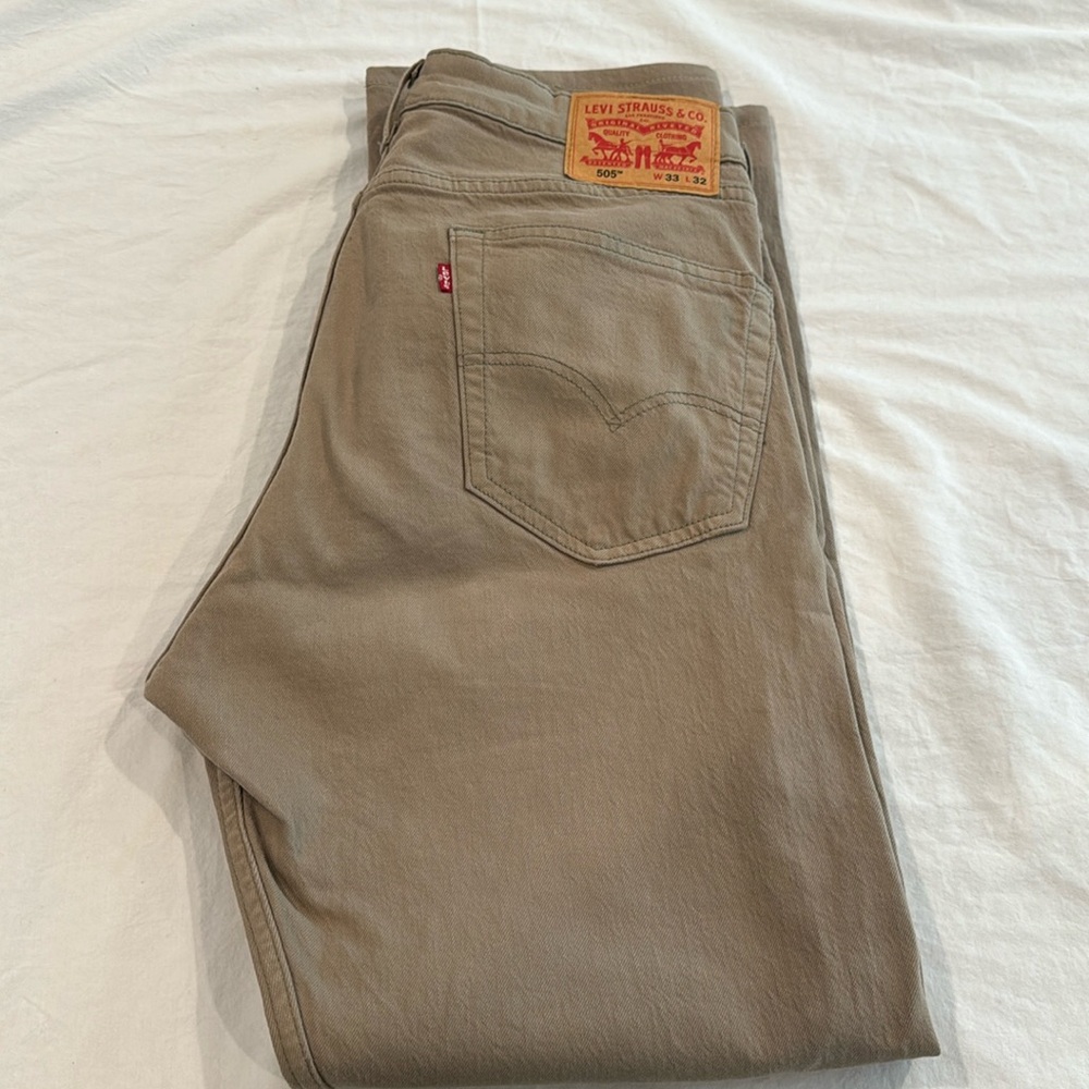Mens Levi’s 33x31 505 khaki